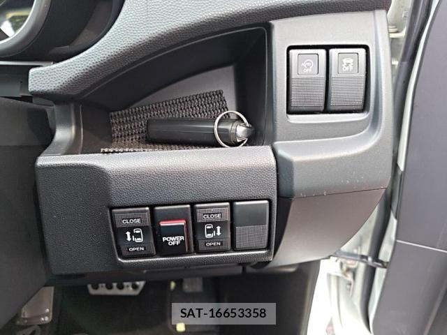 Nissan LAFESTA 2017-07 8036238-18