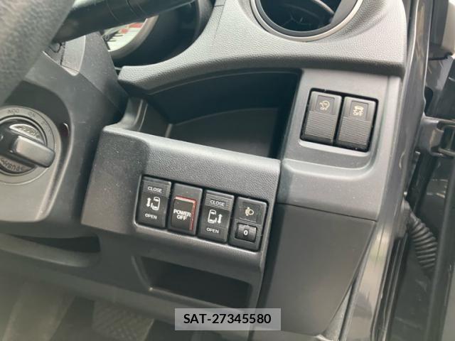Nissan LAFESTA 2015-09 8230506-12