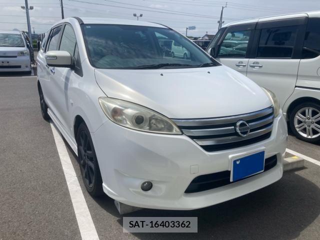 Nissan LAFESTA 2013-02 8230507-0