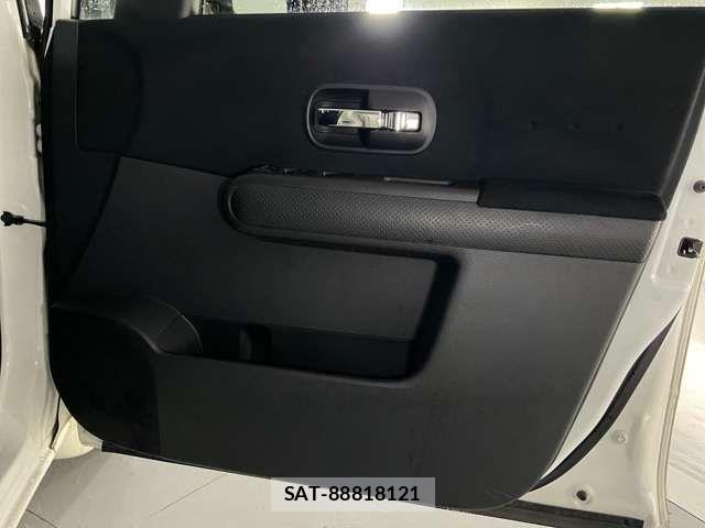Nissan LAFESTA 2012-02 8245575-16