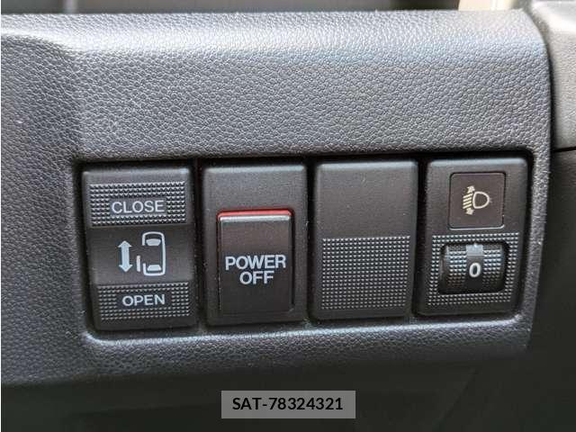 Nissan LAFESTA 2013-11 8354778-23