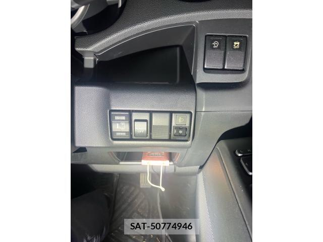 Nissan LAFESTA 2012-03 8366536-11