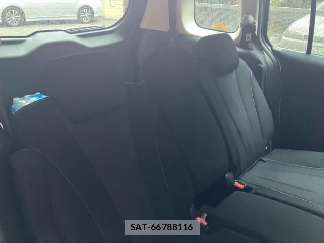 Nissan LAFESTA 2014-01 8371765-10