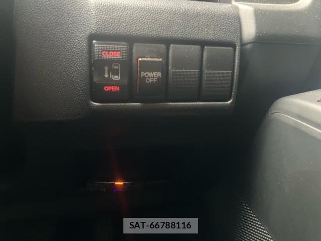 Nissan LAFESTA 2014-01 8371765-14
