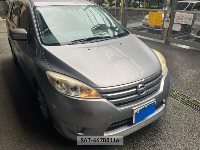 Nissan LAFESTA 2014-01 8371765-1