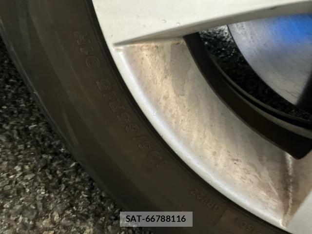 Nissan LAFESTA 2014-01 8371765-5