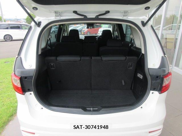 Nissan LAFESTA 2017-01 8413073-9