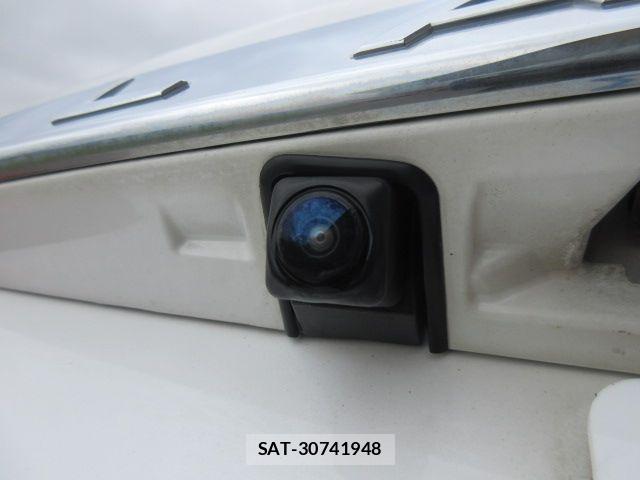 Nissan LAFESTA 2017-01 8413073-11