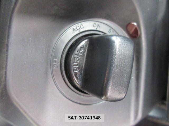Nissan LAFESTA 2017-01 8413073-23