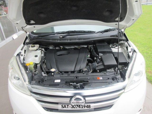 Nissan LAFESTA 2017-01 8413073-26