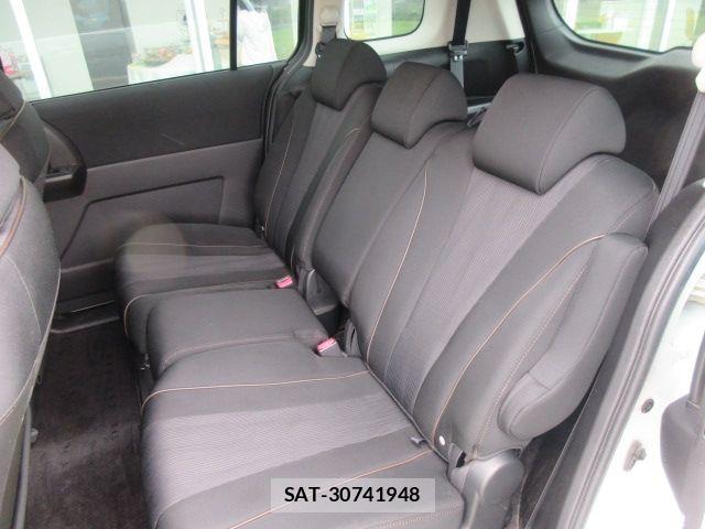 Nissan LAFESTA 2017-01 8413073-6