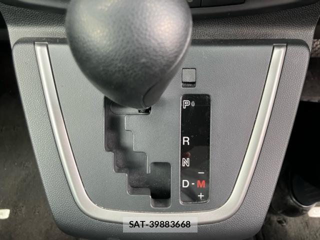 Nissan LAFESTA 2014-01 8413075-16