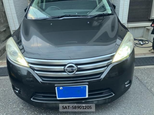 Nissan LAFESTA 2015-02 8562309-0