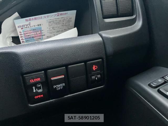 Nissan LAFESTA 2015-02 8562309-21