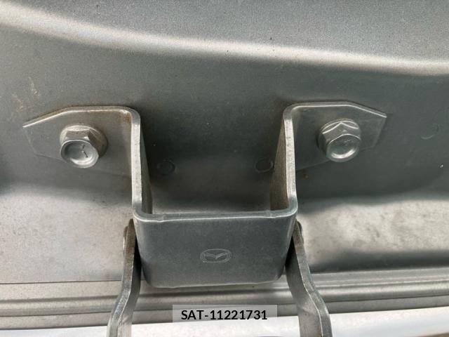 Nissan LAFESTA 2012-03 8659735-7