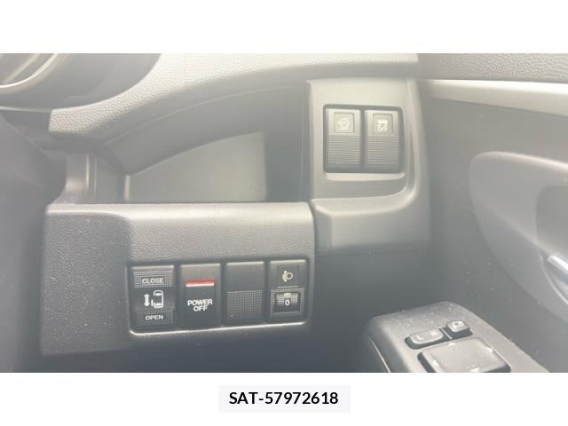 Nissan LAFESTA 2017-09 8743097-18