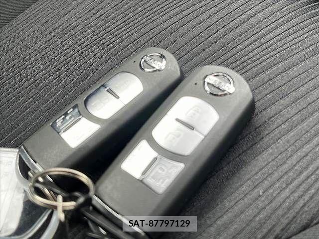 Nissan LAFESTA 2016-01 8871269-19