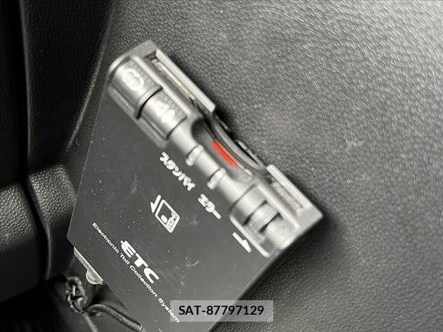 Nissan LAFESTA 2016-01 8871269-21