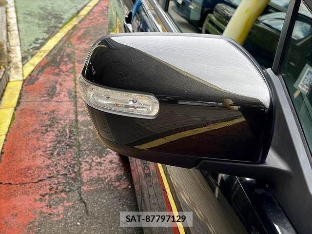 Nissan LAFESTA 2016-01 8871269-28