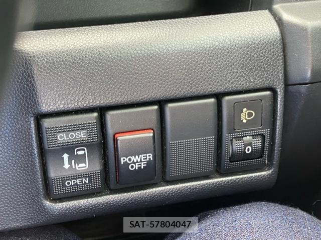 Nissan LAFESTA 2012-02 8880321-13