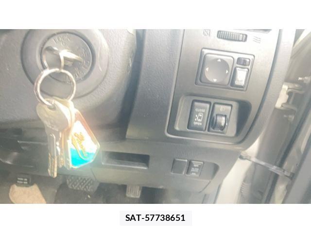 Nissan LAFESTA 2012-01 7455210-13