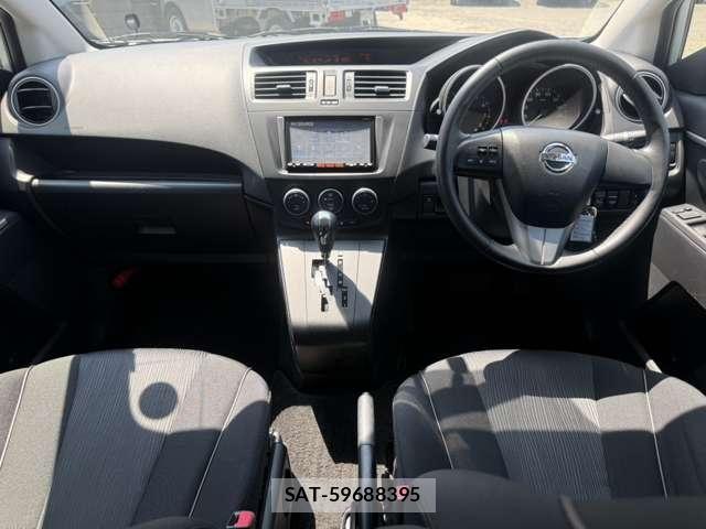 Nissan LAFESTA 2011-11 8158653-4