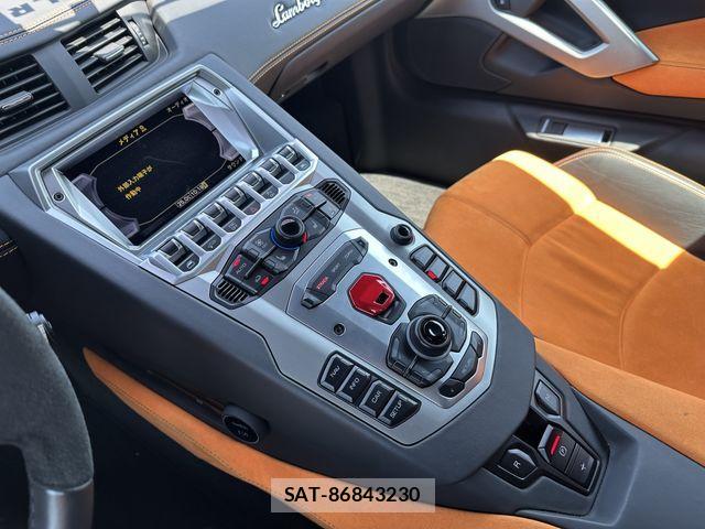 Lamborghini Aventador 2014-11 1040893-9