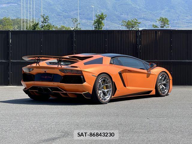 Lamborghini Aventador 2014-11 1040893-2