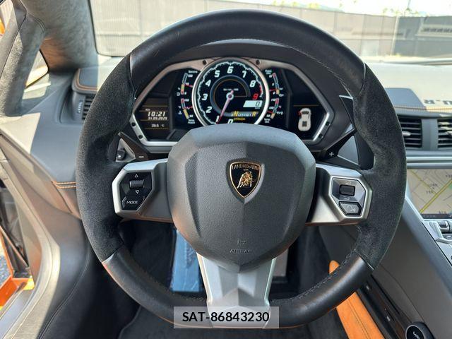 Lamborghini Aventador 2014-11 1040893-5