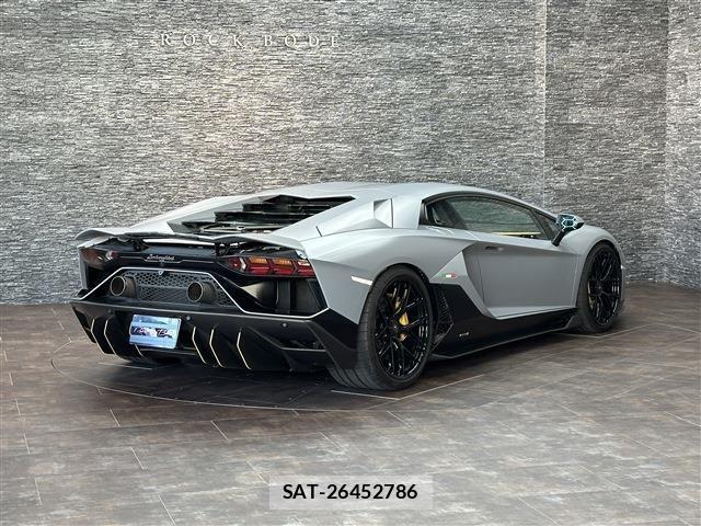Lamborghini Aventador 2022-08 1717534-2
