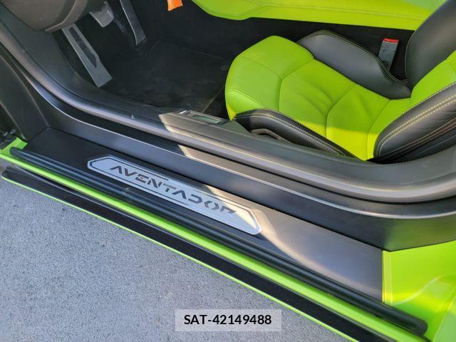 Lamborghini Aventador 2014-03 1825799-10