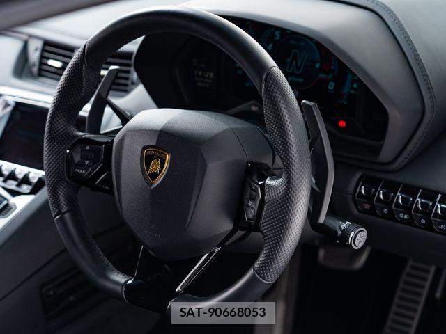 Lamborghini Aventador 2018-02 6672168-11