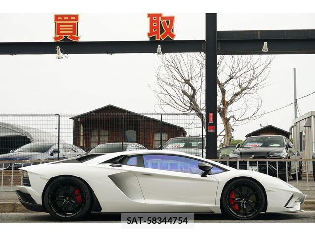 Lamborghini Aventador 2018-04 7508935-2