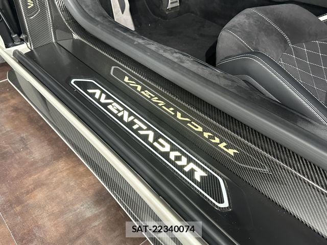 Lamborghini Aventador 2019-03 7327800-10