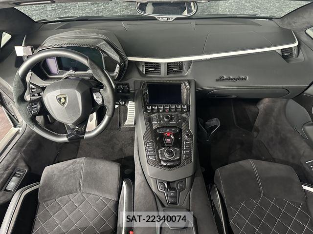 Lamborghini Aventador 2019-03 7327800-1