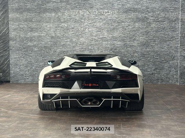 Lamborghini Aventador 2019-03 7327800-27