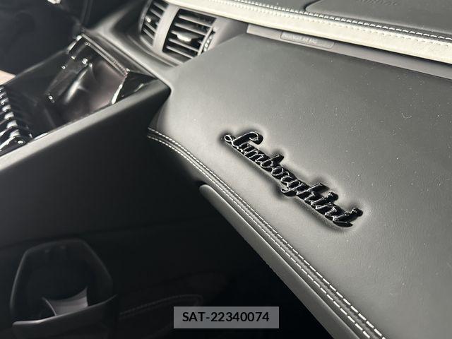 Lamborghini Aventador 2019-03 7327800-6