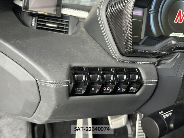 Lamborghini Aventador 2019-03 7327800-8