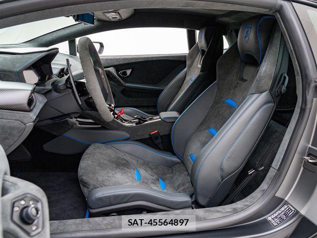 Lamborghini Huracan 2024-02 883506-17