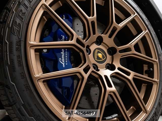 Lamborghini Huracan 2024-02 883506-2