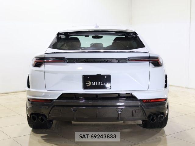 Lamborghini URUS 2024-10 621709-23