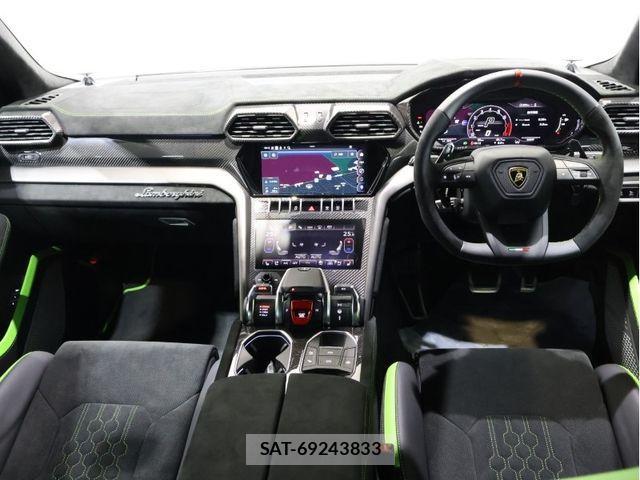 Lamborghini URUS 2024-10 621709-2