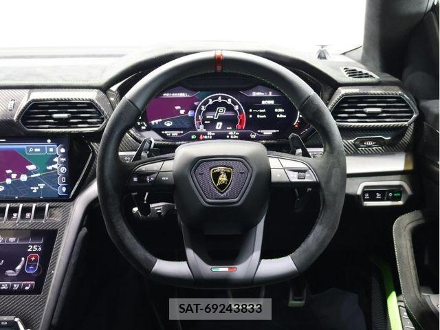 Lamborghini URUS 2024-10 621709-3