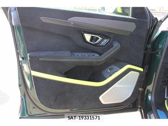Lamborghini URUS 2024-06 850963-16