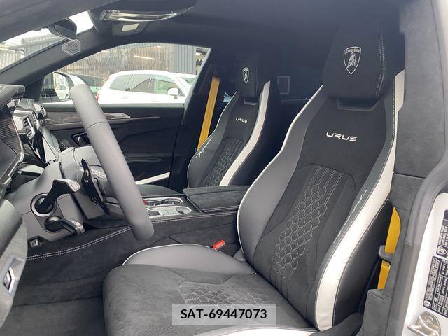 Lamborghini URUS 2025-05 1052970-10