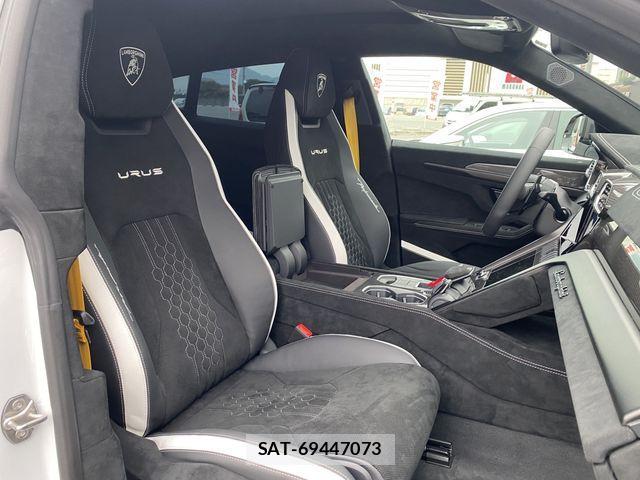 Lamborghini URUS 2025-05 1052970-11