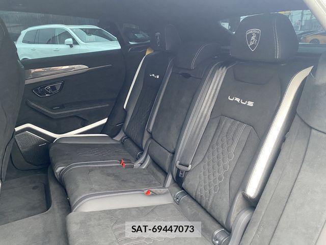 Lamborghini URUS 2025-05 1052970-12