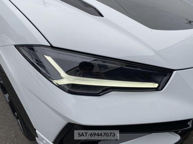 Lamborghini URUS 2025-05 1052970-23