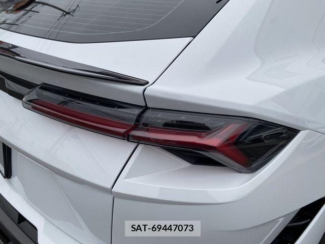 Lamborghini URUS 2025-05 1052970-24