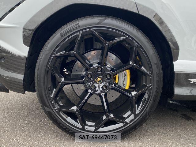 Lamborghini URUS 2025-05 1052970-29
